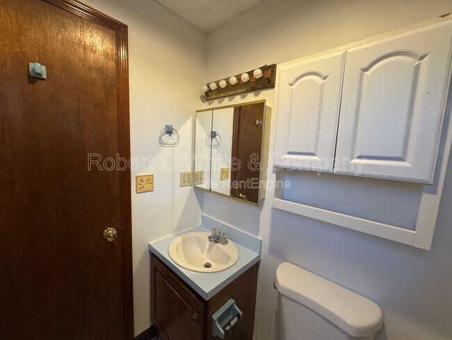 Building Photo - 316 Knob Hill Dr