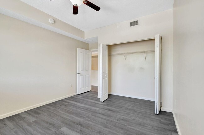 Building Photo - 9833 Baywinds Blvd