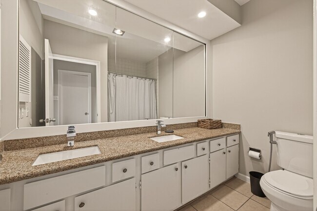 Building Photo - 2211 S Braeswood Blvd