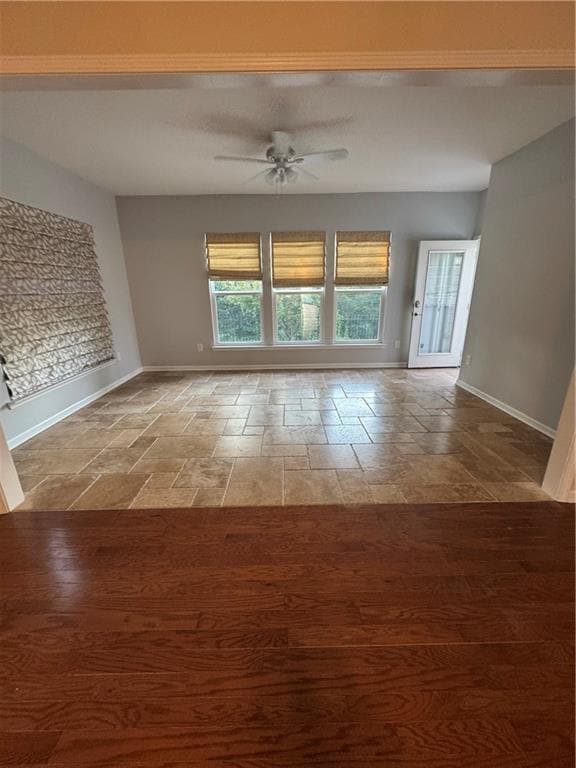 Building Photo - 2875 Goldfinch Cir