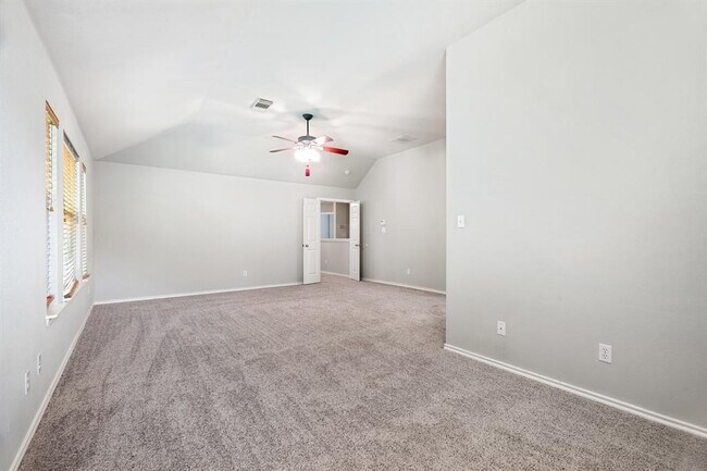 Building Photo - 4229 Kingsburg Dr