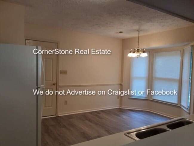 Building Photo - 2579 Gotts Ln