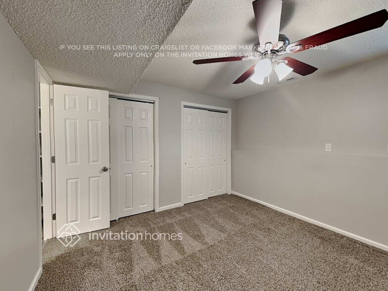 Building Photo - 2885 Mirage Dr