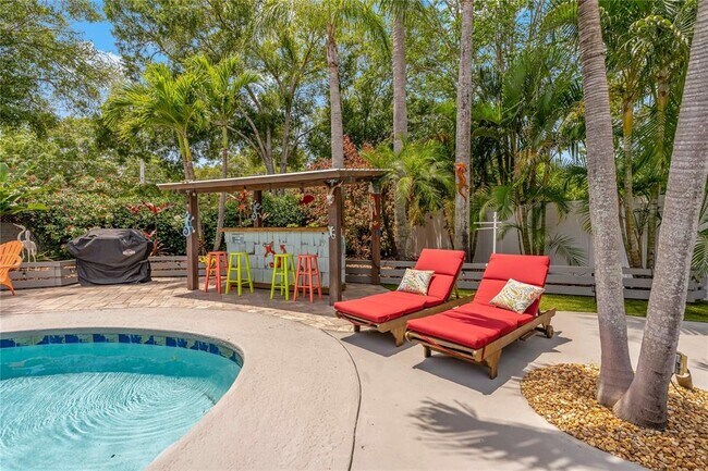 Building Photo - 808 Rustic Oaks Dr