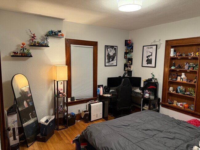 Mainfloor bedroom 3 - 670 S Governor St