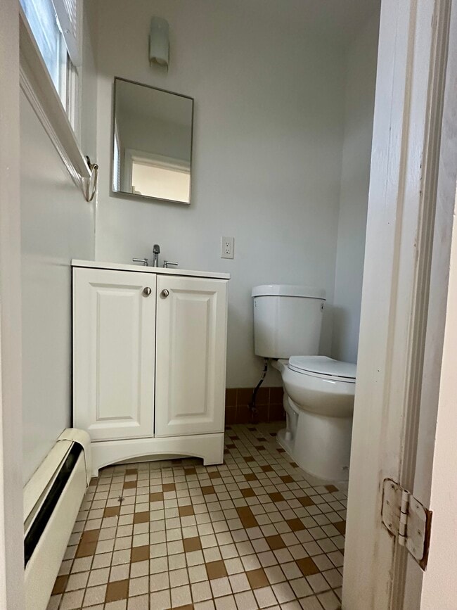 Building Photo - 163 Latham Rd