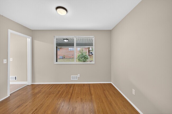 Building Photo - 2327 Mura Dr