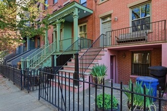 Building Photo - 211 4th St