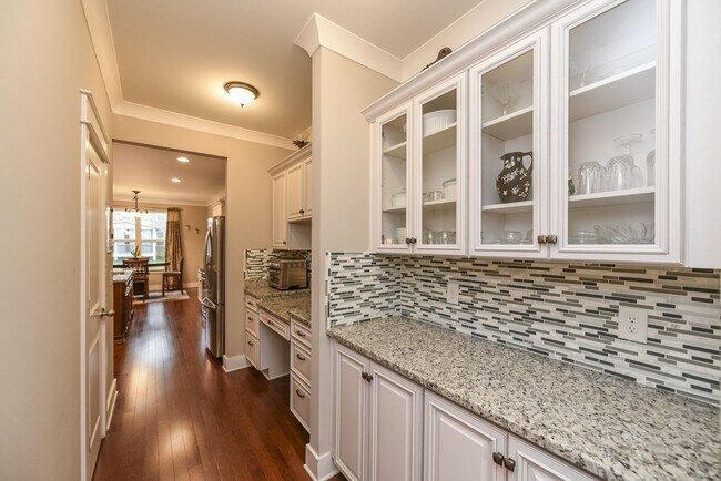 Building Photo - **LIKE NEW EXECUTIVE HOME IN PRESTIGIOUS H...