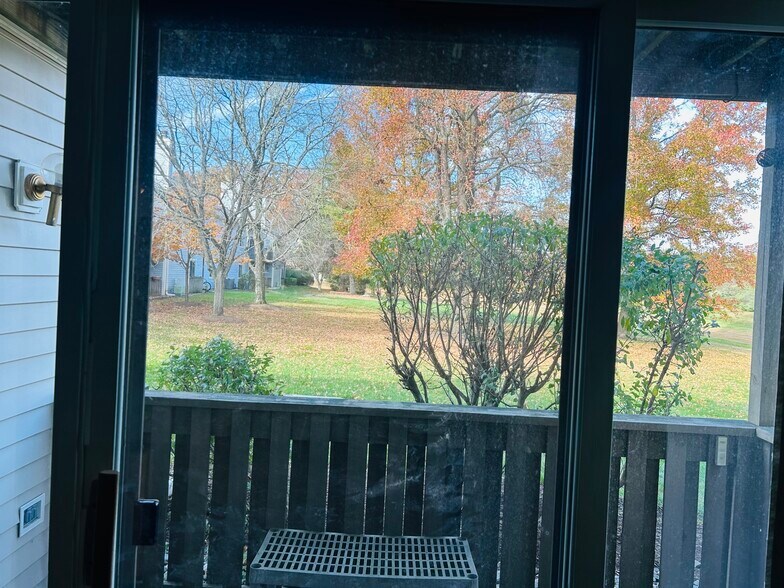 Building Photo - 1914 Aspen Dr