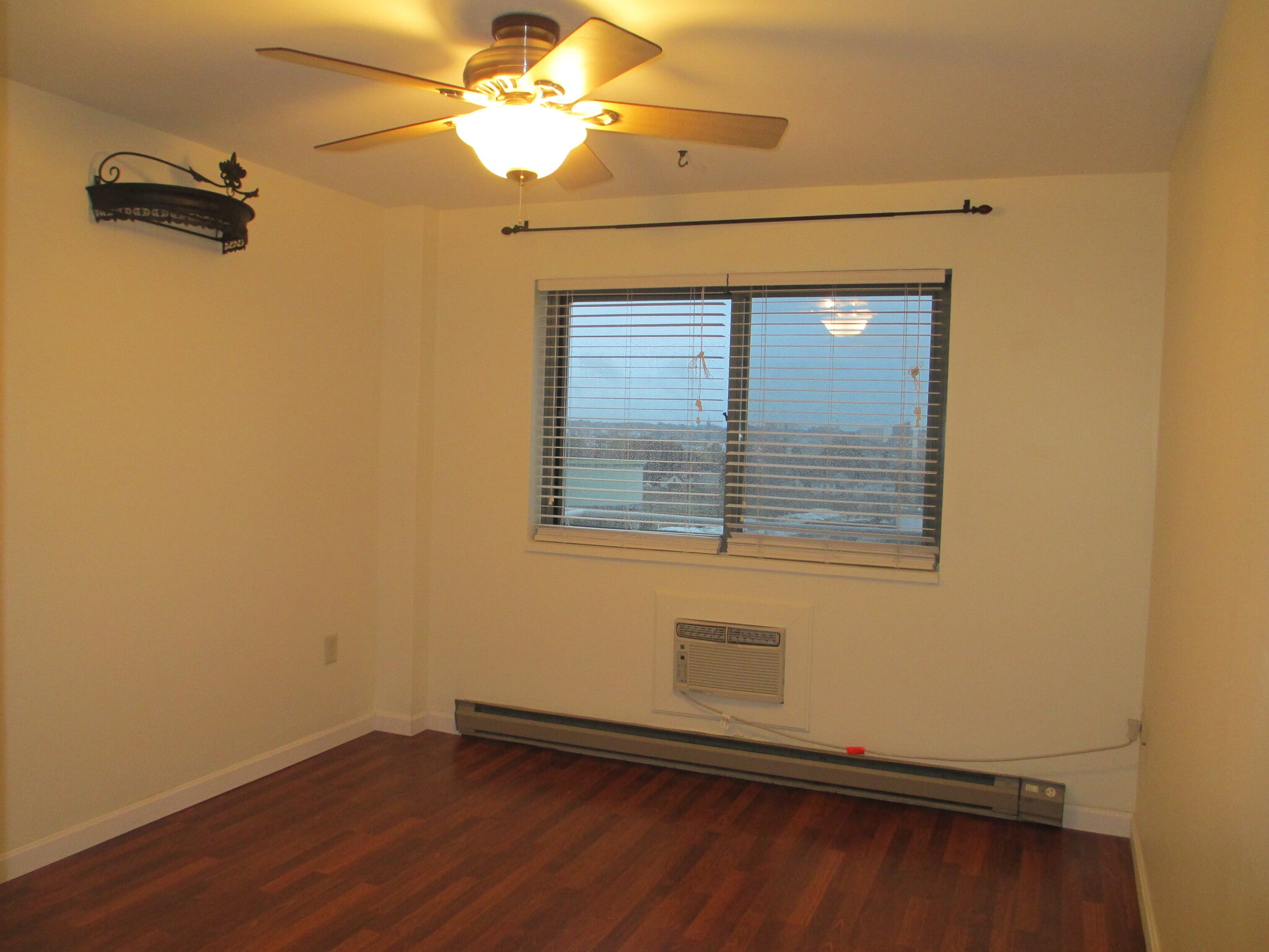 Building Photo - 148 Breakwater Dr