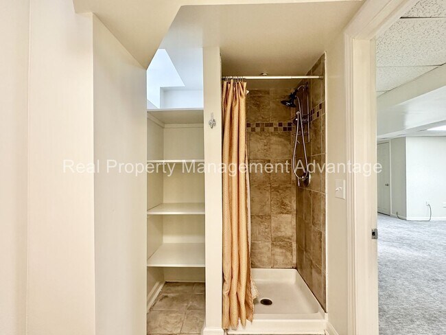 Building Photo - Fully Rebuilt 4-Bedroom Home with Spacious Backyard in Oak Park