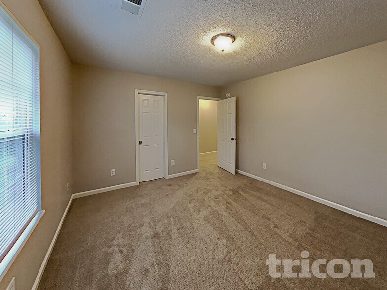 Building Photo - 241 Cape Jasmine Way