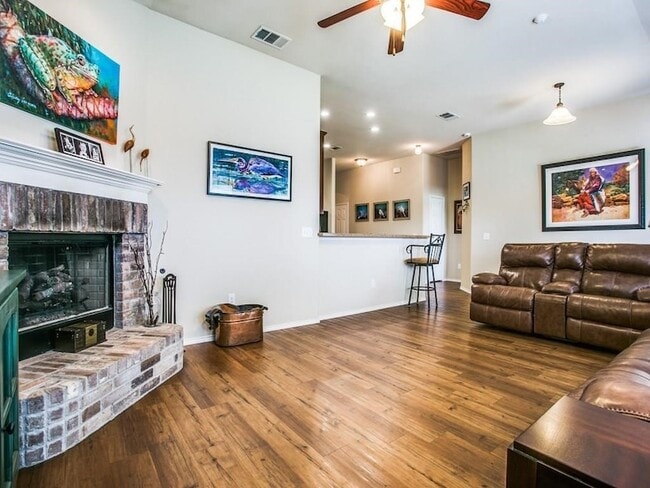 Building Photo - 10333 Bradshaw Dr