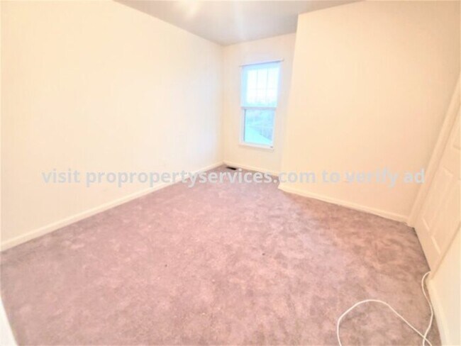 Building Photo - Charming Raised Rancher With Lawn Care Included