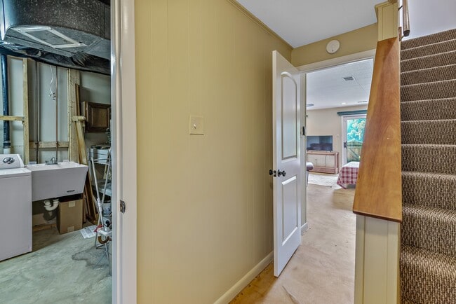 Building Photo - 7261 Dockside Ln