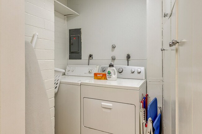 Building Photo - 1039 Coast Blvd