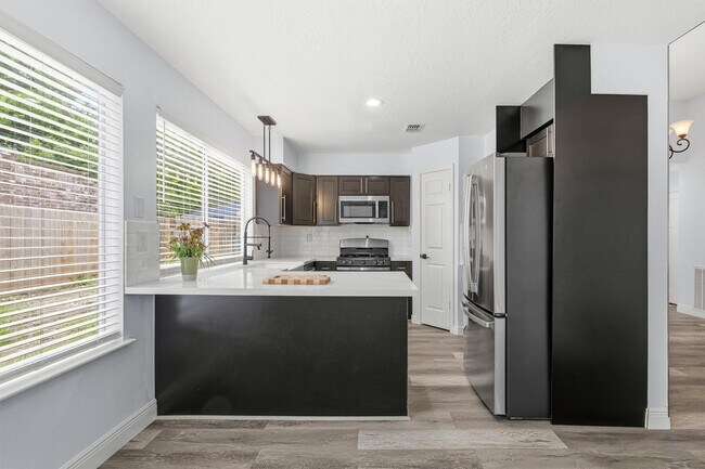 Building Photo - 7815 Royan Dr