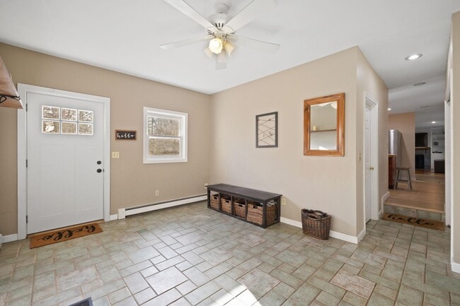 Building Photo - 31 Moulton Ave