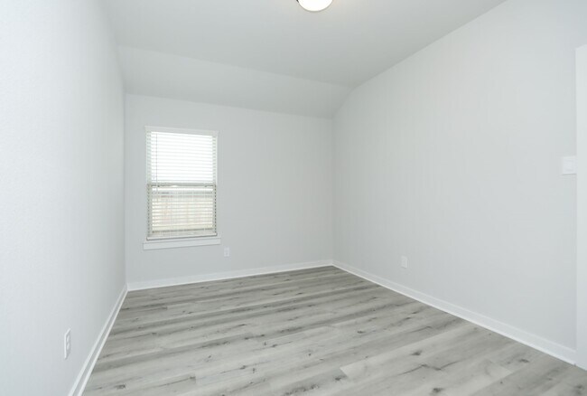 Building Photo - 1023 Santee Ct