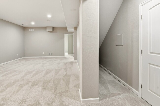Building Photo - $2,940.45 - 4 Bed, 3 Bath Townhome In Commerce City with Central AC and In Unit Laundry!