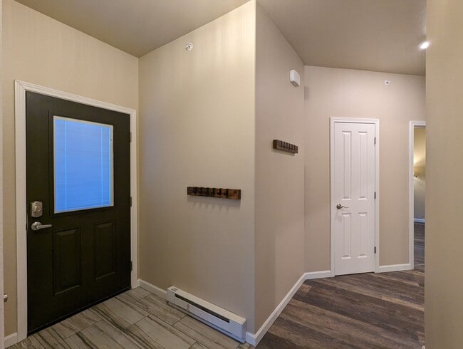 Building Photo - 2BD/1.5BA, Valley Condo, Utilities Include...