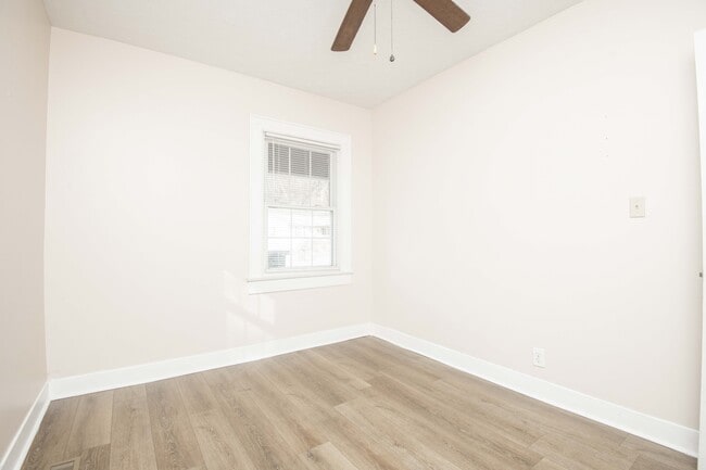 Building Photo - 1148 Baker Ave