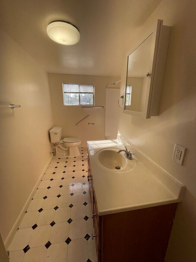 Building Photo - 1669 12th St