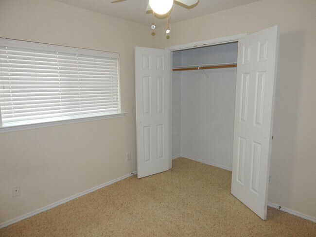 Building Photo - 2041 Rain Dance Loop