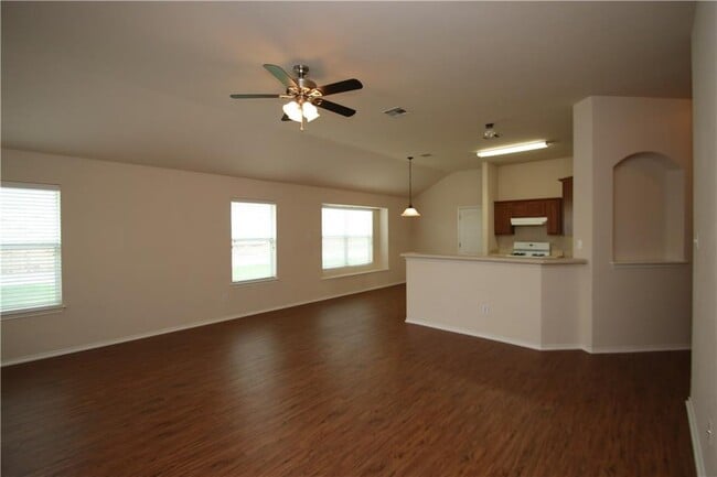 Building Photo - 1528 Haynie Bend