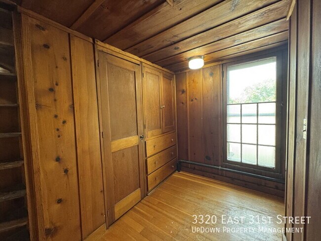 Building Photo - 3320 E 31st St
