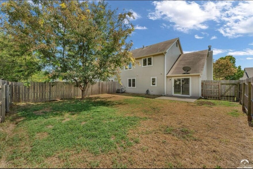 Building Photo - 2726 Harrison Pl