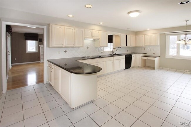 Building Photo - 101 Britain Rd