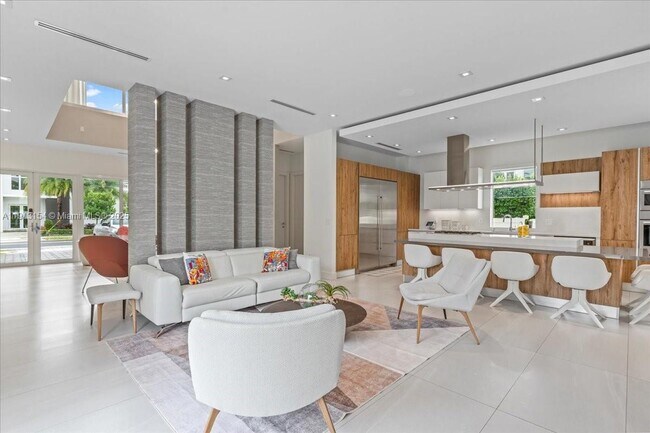 Building Photo - 7440 NW 100th Ct