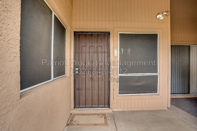 Building Photo - 20420 N 6th Dr