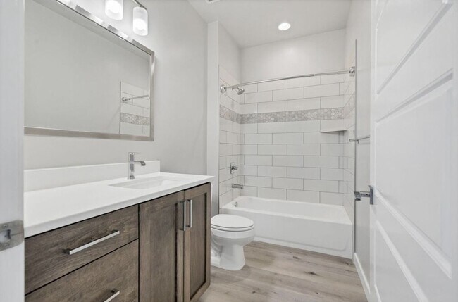 Building Photo - 2579 S Wilson Dr