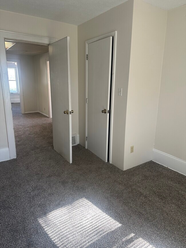 Building Photo - 134 Norwood St