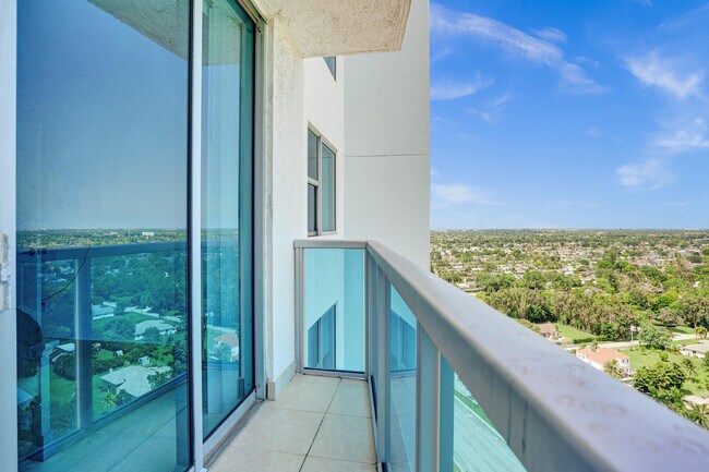 Building Photo - 2641 N Flamingo Rd