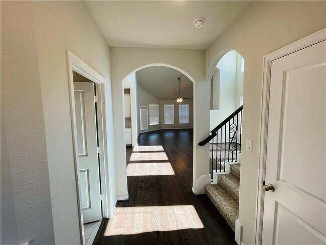 Building Photo - 243 Clear Fork Loop