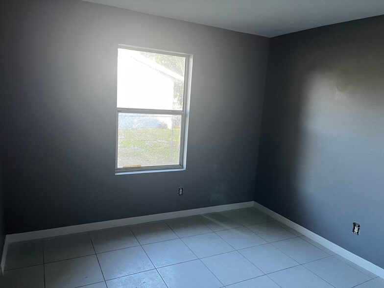 Building Photo - 3758 Minnesota Dr