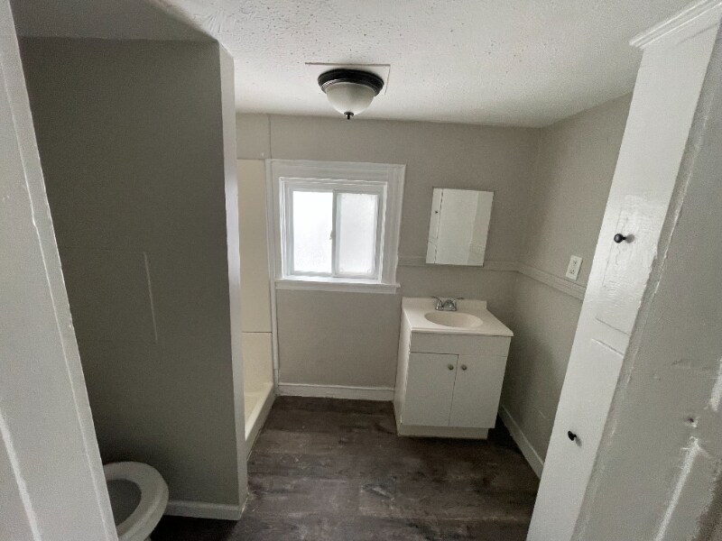 Building Photo - 1322 Brownell Ave