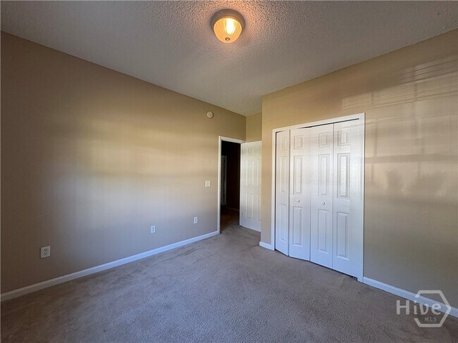 Building Photo - 37 Ross Way