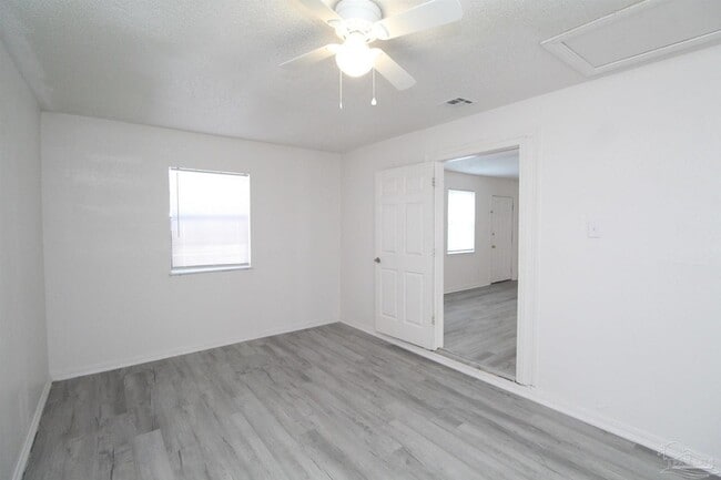 Building Photo - 2217 Kingfisher Way