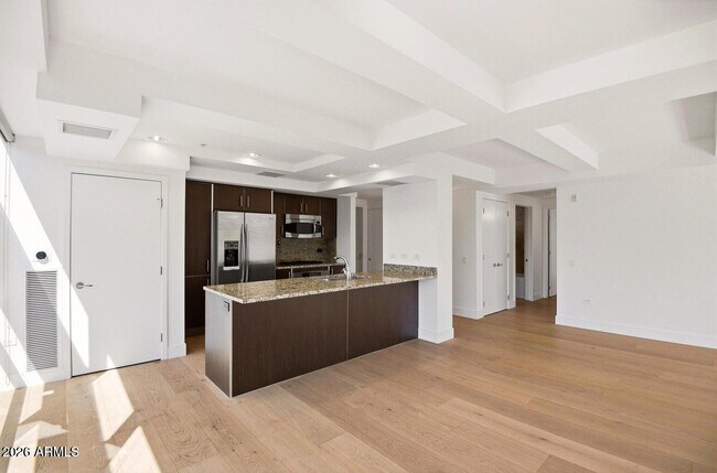 Building Photo - 7131 E Rancho Vista Dr