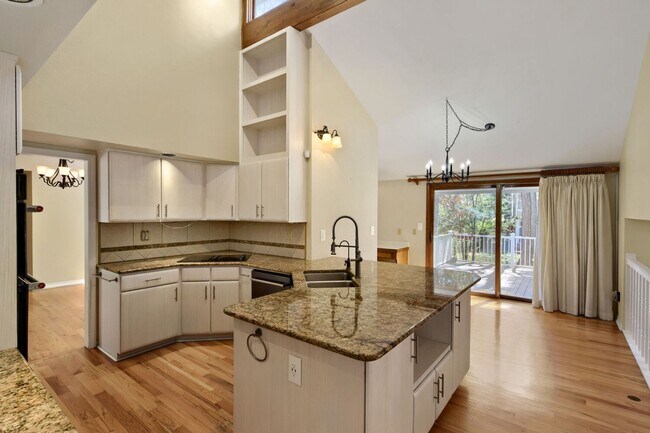 Building Photo - Outstanding Heritage Greens residence that features a spacious and airy layout that blends tradit...