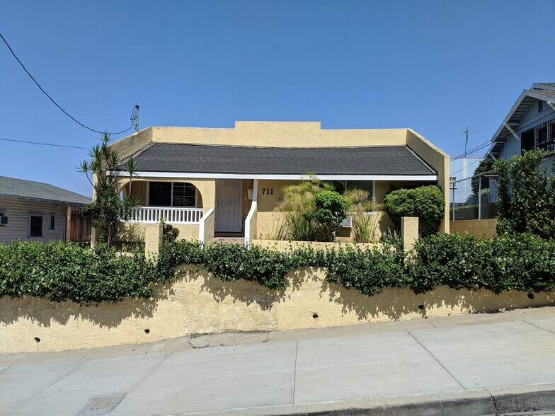 Building Photo - 711 Maltman Ave