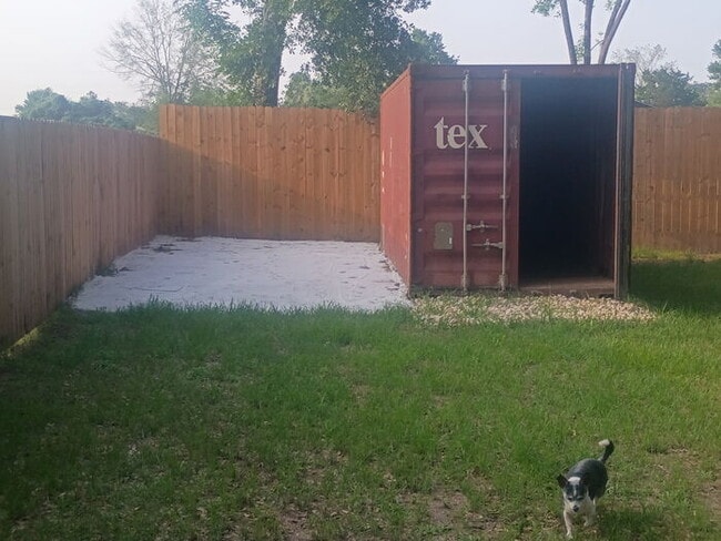 Building Photo - This one has it ALL! Rare with privacy and views! Large shed and truck/boat storage!
