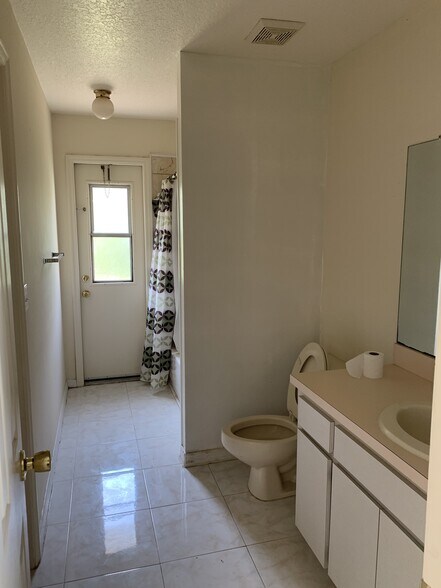 Building Photo - 9120 Rockrose Dr