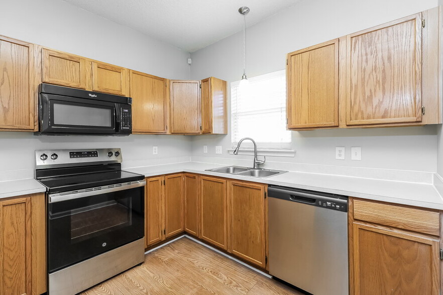 Building Photo - 13965 Dingess Rd