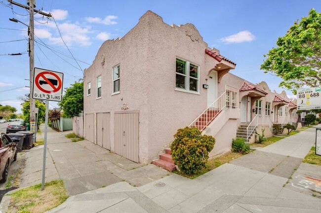 Building Photo - 2638 Sacramento St